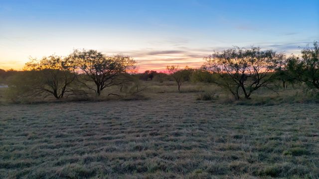 T B D Fm-3049, Blum, TX 76627