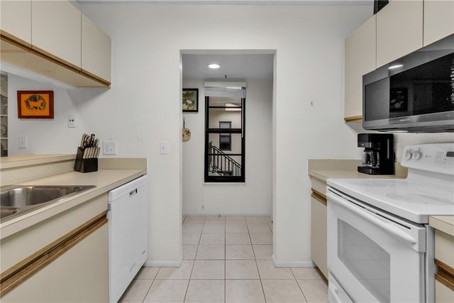 14 Plantation Drive 201, Vero Beach, FL 32966