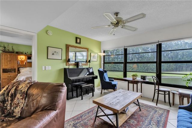14 Plantation Drive 201, Vero Beach, FL 32966