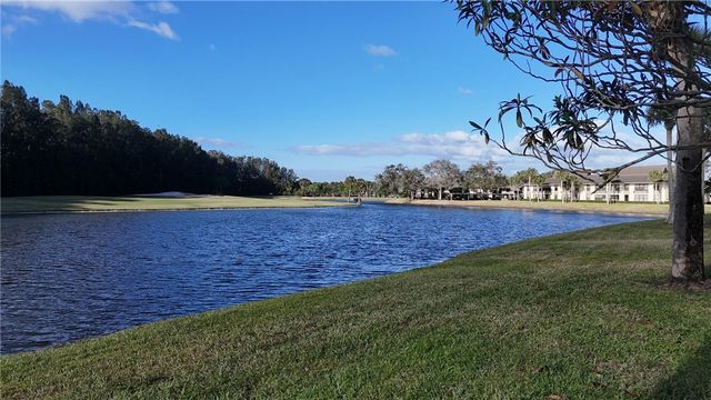 14 Plantation Drive 201, Vero Beach, FL 32966
