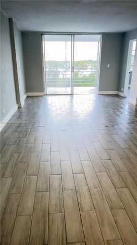 3660 NE 166th St 607, North Miami Beach, FL 33160