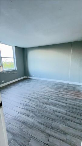 3660 NE 166th St 607, North Miami Beach, FL 33160