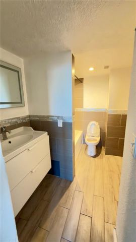 3660 NE 166th St 607, North Miami Beach, FL 33160