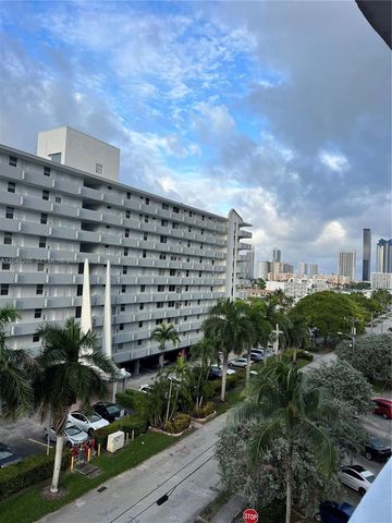3660 NE 166th St 607, North Miami Beach, FL 33160