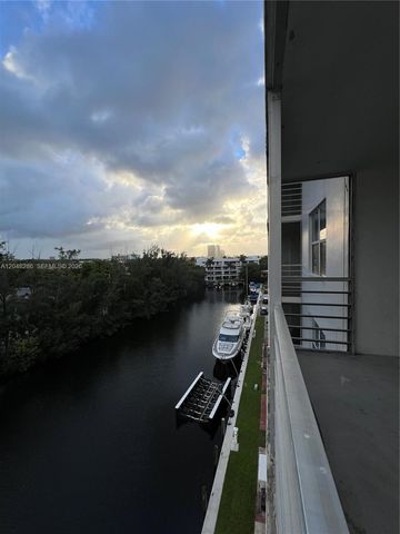 3660 NE 166th St 607, North Miami Beach, FL 33160