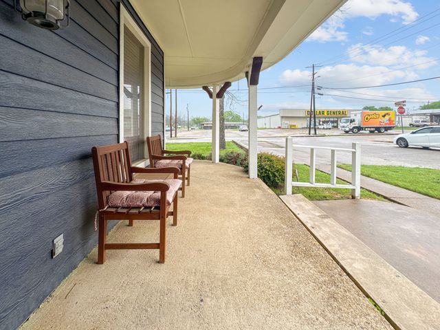 301 Mckinney Street, Farmersville, TX 75442