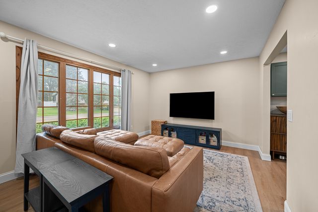 2603 E 35th Street Court, Davenport, IA 52807