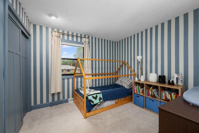 2603 E 35th Street Court, Davenport, IA 52807