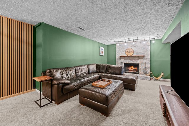 2603 E 35th Street Court, Davenport, IA 52807