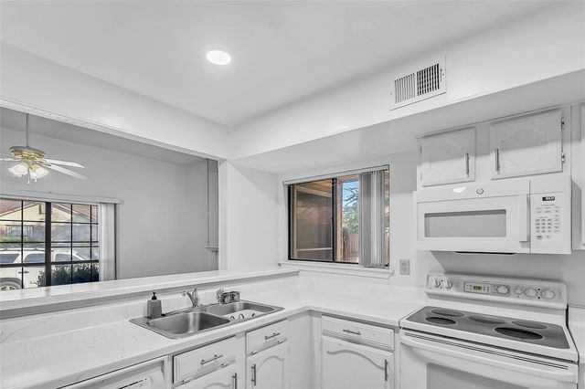 2440 Sunflower Drive, Arlington, TX 76014