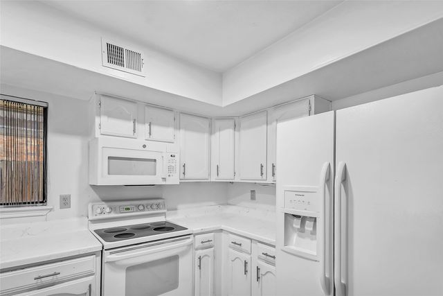 2440 Sunflower Drive, Arlington, TX 76014