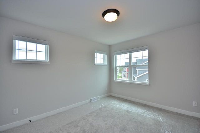 637 Standing Stone DRIVE, Waukesha, WI 53189
