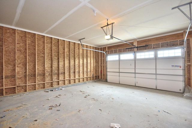 637 Standing Stone DRIVE, Waukesha, WI 53189