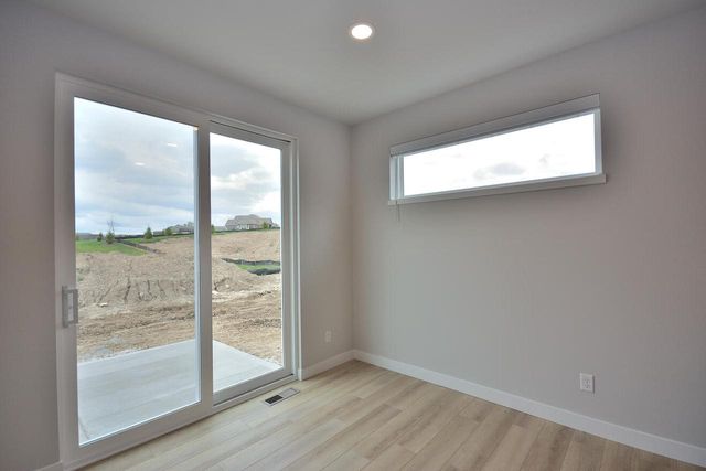 637 Standing Stone DRIVE, Waukesha, WI 53189