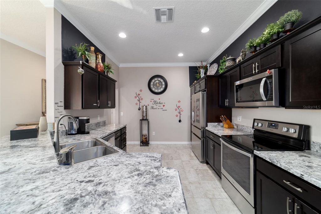 Image 23 of property listing at 1194 MCDONOUGH PLACE, The Villages, FL 32163