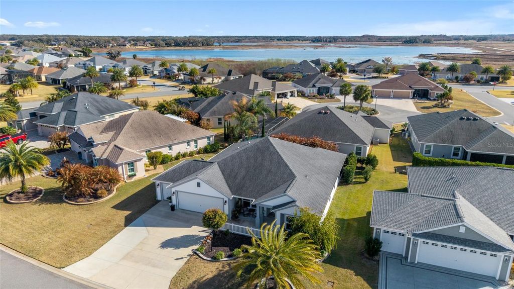 Image 4 of property listing at 1194 MCDONOUGH PLACE, The Villages, FL 32163