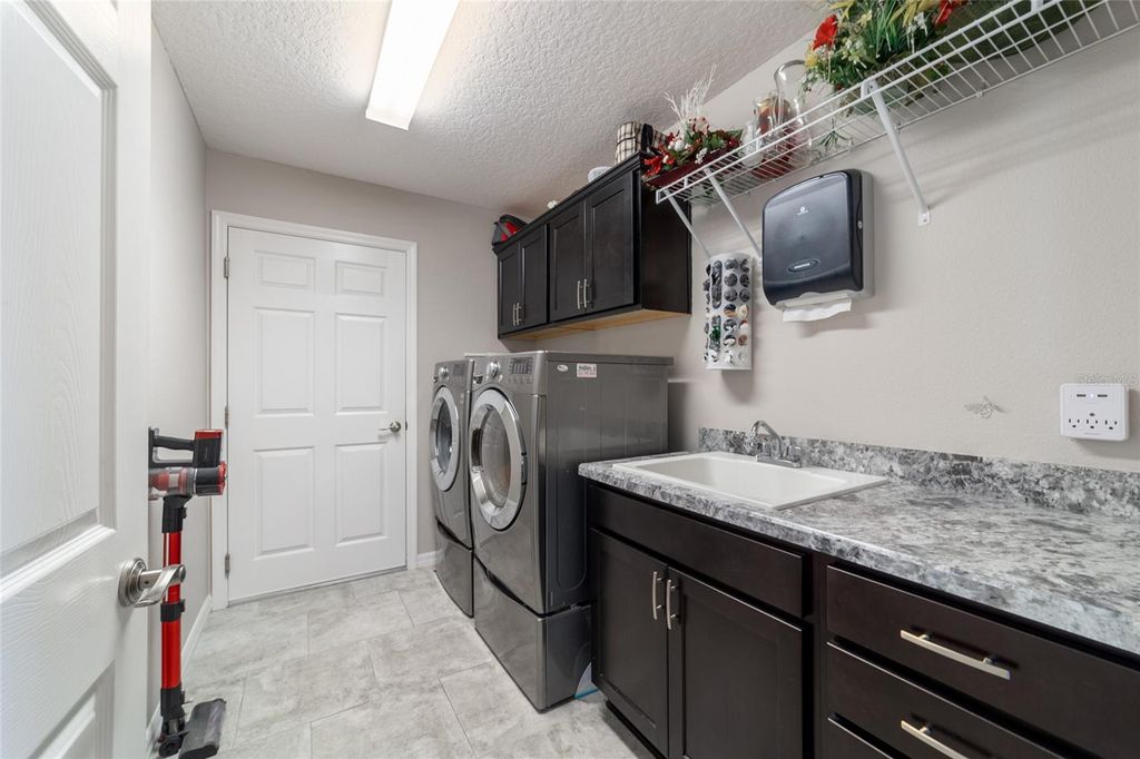 Image 38 of property listing at 1194 MCDONOUGH PLACE, The Villages, FL 32163