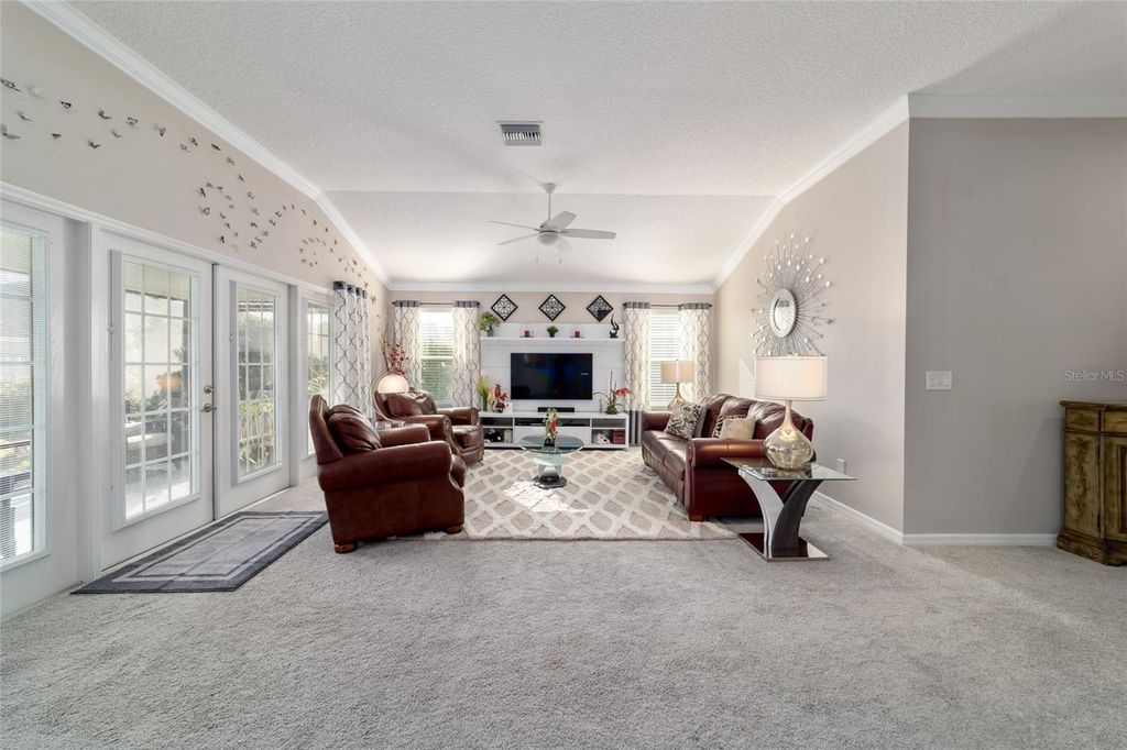 Image 9 of property listing at 1194 MCDONOUGH PLACE, The Villages, FL 32163