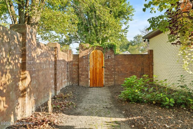 920 Craig Ave, Shelbyville, KY 40065