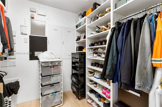 6420 Pinetree Drive Cir, Miami Beach, FL 33141