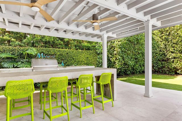 6420 Pinetree Drive Cir, Miami Beach, FL 33141