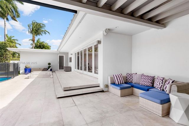 6420 Pinetree Drive Cir, Miami Beach, FL 33141