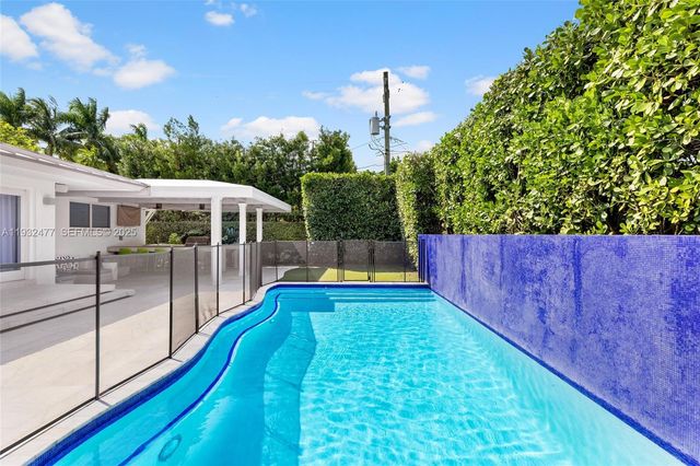 6420 Pinetree Drive Cir, Miami Beach, FL 33141