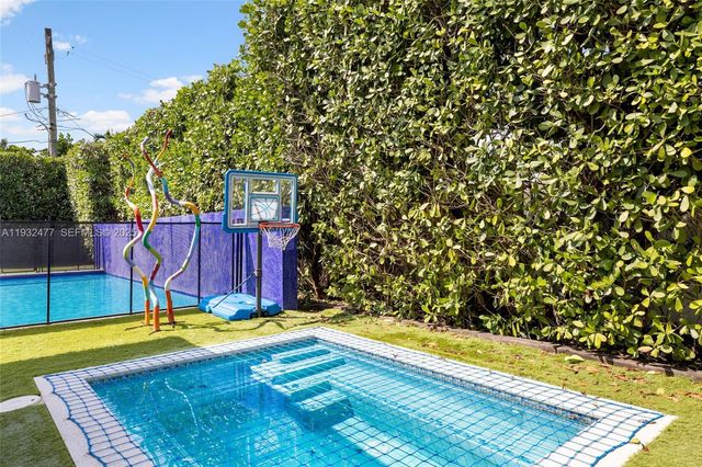 6420 Pinetree Drive Cir, Miami Beach, FL 33141