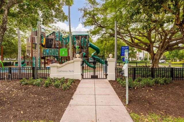 6420 Pinetree Drive Cir, Miami Beach, FL 33141