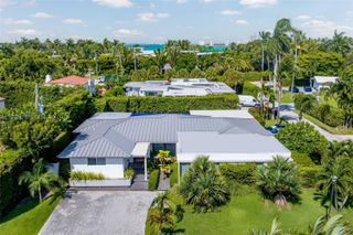 6420 Pinetree Drive Cir, Miami Beach, FL 33141