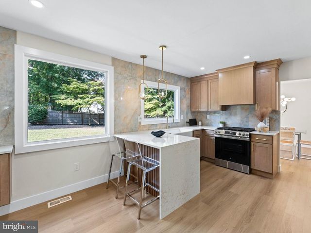 65 TRENT RD, Blackwood, NJ 08012