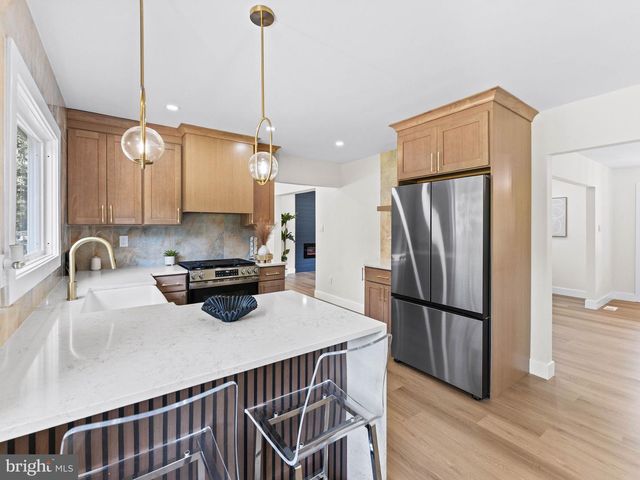 65 TRENT RD, Blackwood, NJ 08012
