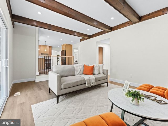 65 TRENT RD, Blackwood, NJ 08012