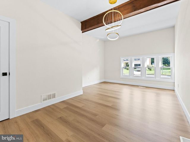 65 TRENT RD, Blackwood, NJ 08012