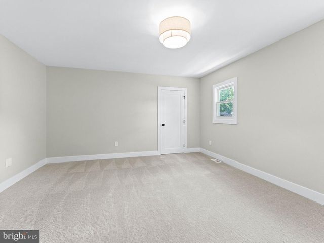 65 TRENT RD, Blackwood, NJ 08012