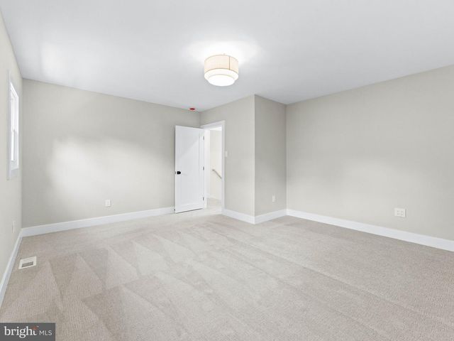 65 TRENT RD, Blackwood, NJ 08012
