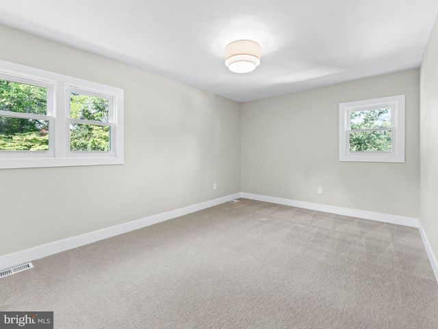65 TRENT RD, Blackwood, NJ 08012