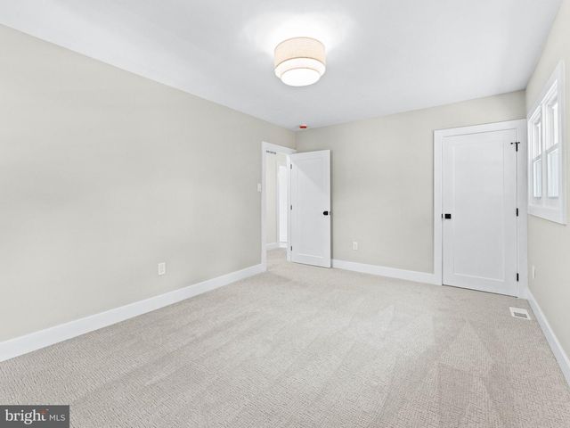 65 TRENT RD, Blackwood, NJ 08012