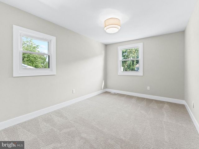 65 TRENT RD, Blackwood, NJ 08012