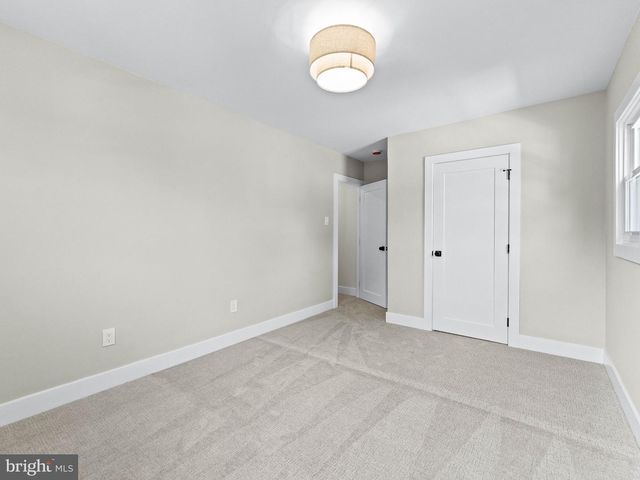 65 TRENT RD, Blackwood, NJ 08012