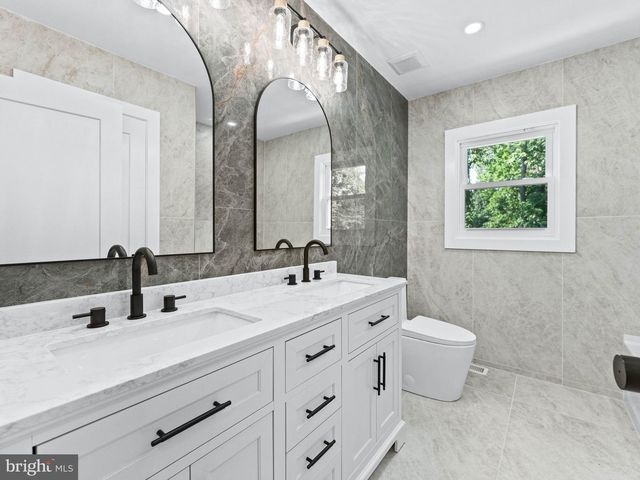 65 TRENT RD, Blackwood, NJ 08012