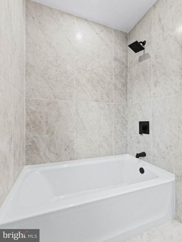 65 TRENT RD, Blackwood, NJ 08012