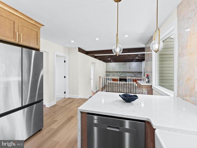 65 TRENT RD, Blackwood, NJ 08012
