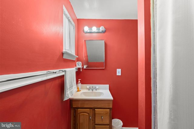 121 E CHESTNUT AVE, Merchantville, NJ 08109