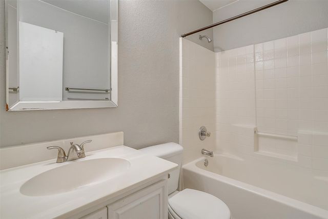 927 Simon Drive, Cedar Hill, TX 75104