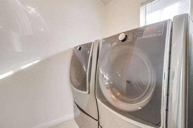 927 Simon Drive, Cedar Hill, TX 75104