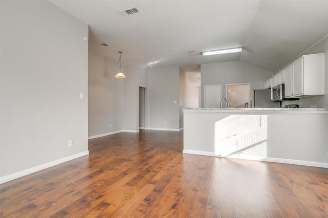 927 Simon Drive, Cedar Hill, TX 75104