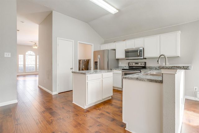 927 Simon Drive, Cedar Hill, TX 75104