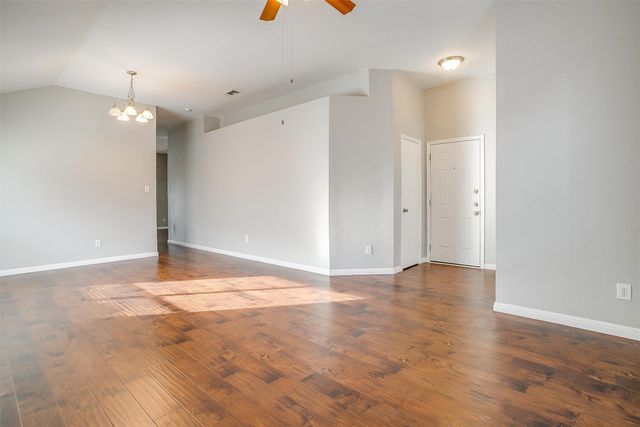 927 Simon Drive, Cedar Hill, TX 75104