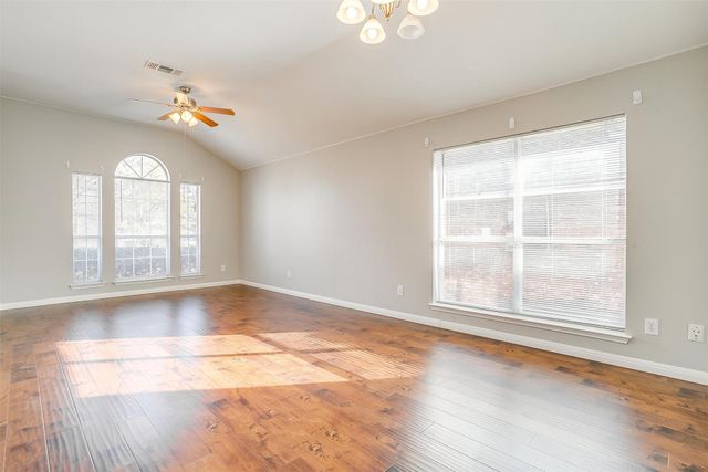 927 Simon Drive, Cedar Hill, TX 75104